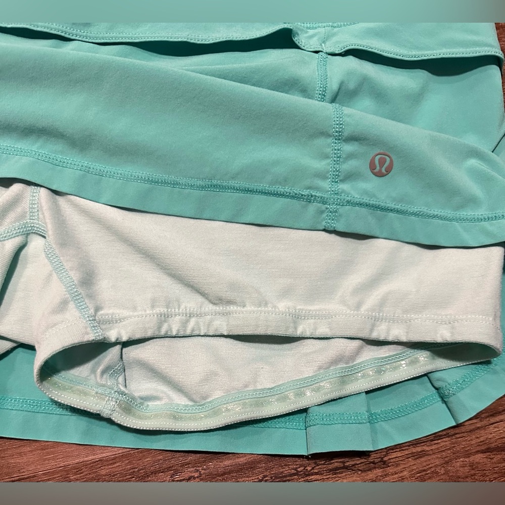 Vintage Lululemon Run Speed Skirt in Lagoon. Size 10 - Picture 9 of 16
